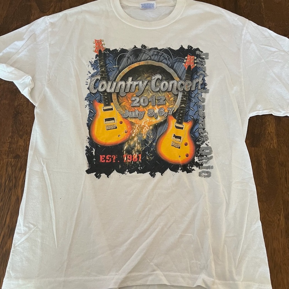 Country Concert 2012 T-Shirt Large